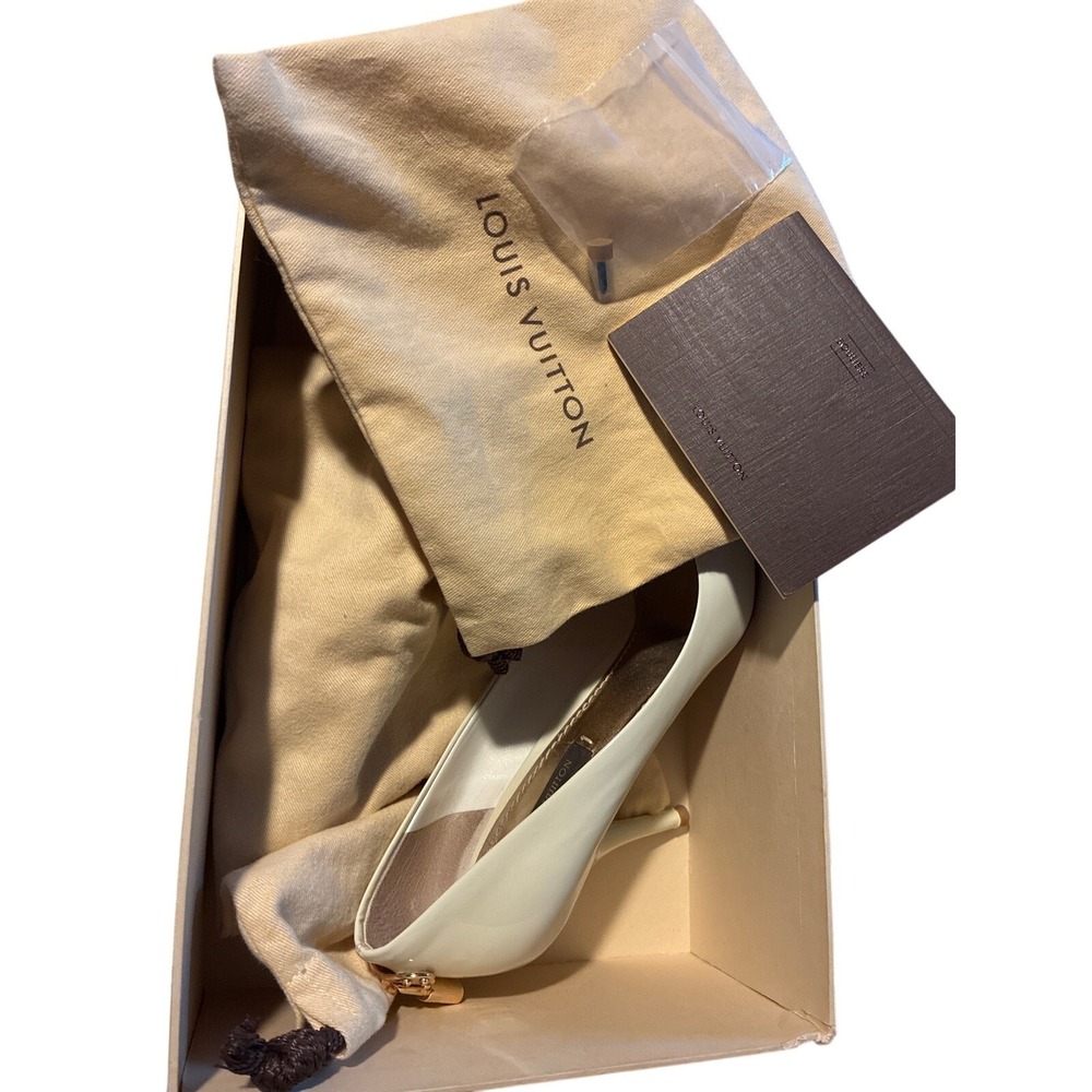 Louis Vuitton Patent Leather Pumps Round Toe Heels Size 37.5 Nude Beige - Picture 7 of 10